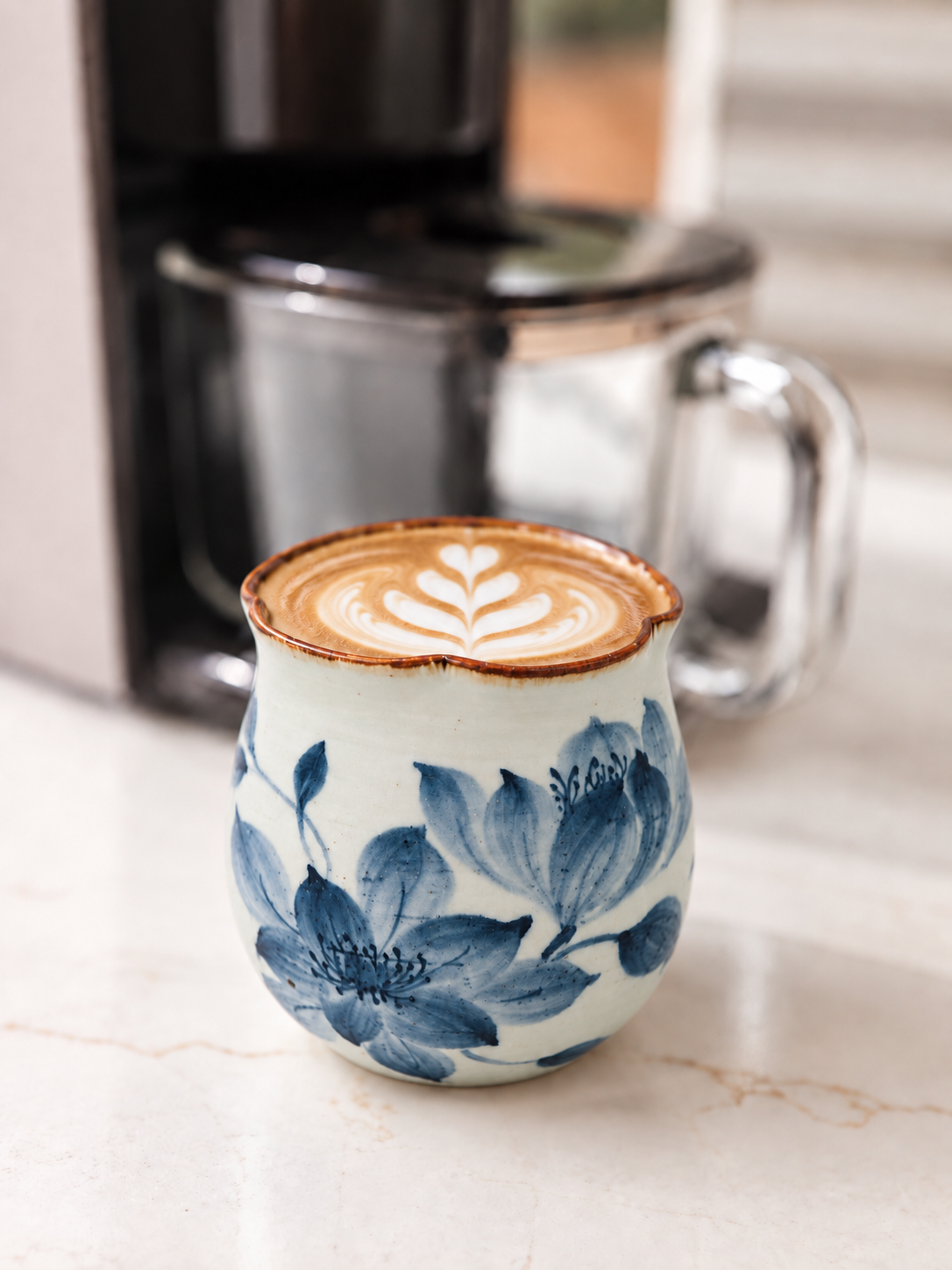 Qing Hua Round-Bellied Scalloped Cup