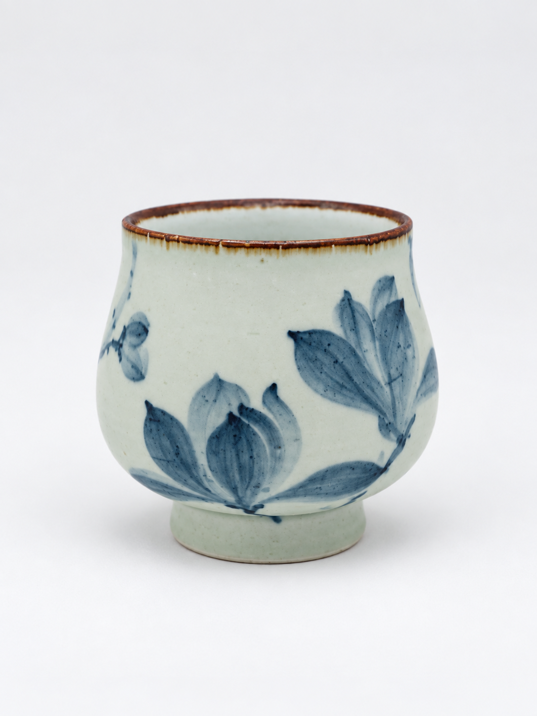 Qing Hua Bulbous Footed Cup