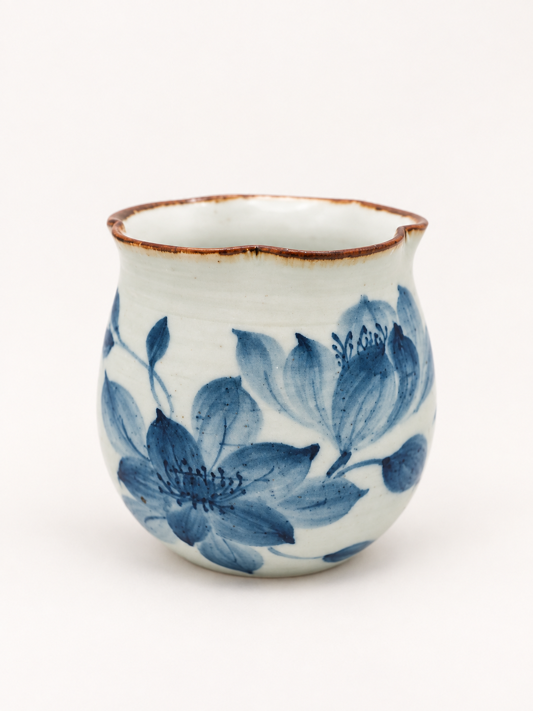 Qing Hua Round-Bellied Scalloped Cup