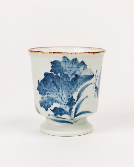 Qing Hua Square Footed Cup